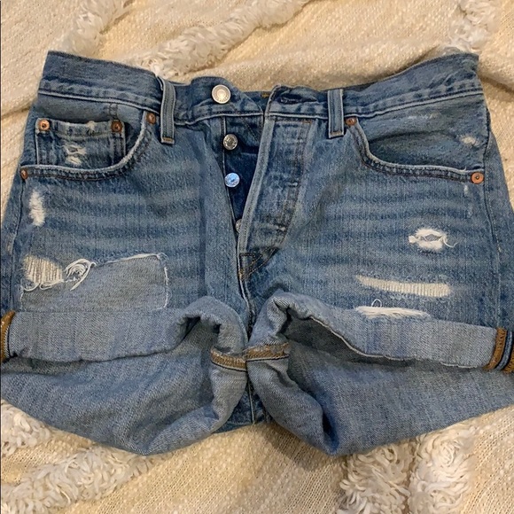 cute levi shorts